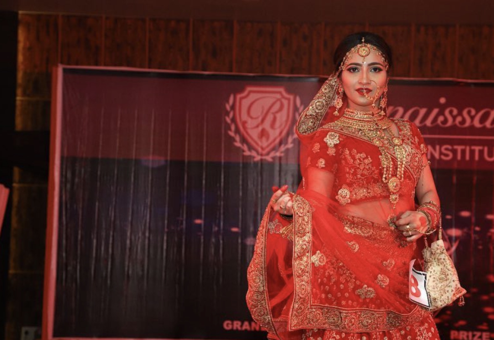 Student fashion show performance at Renova
